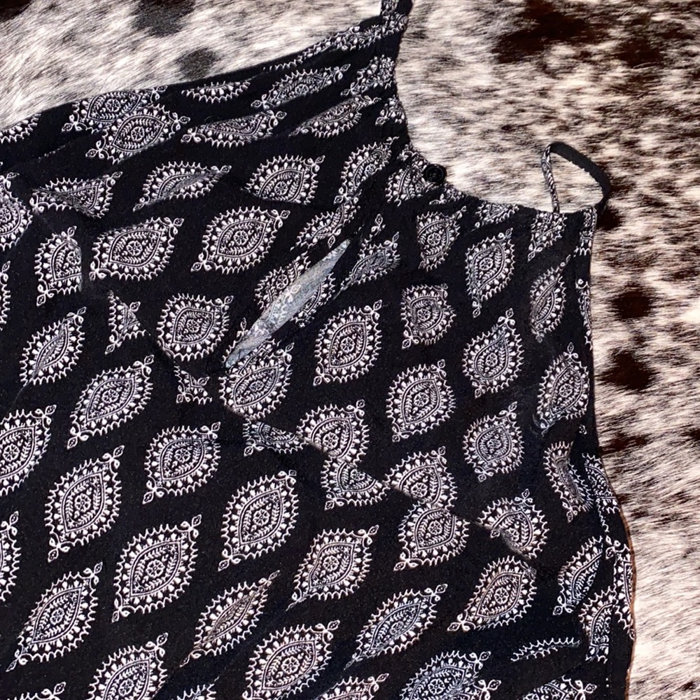 Button Back Romper - Picture 6 of 6